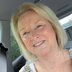 Meet your Posher, Debbie